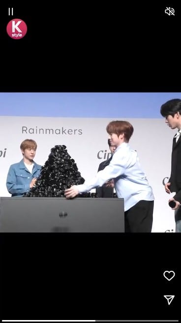 バニーとお兄さんたち　ファンミーティング　直筆サイン入りポスター　出演者３人 終了しました】「バニーとお兄さんたち」チョ・ジュニョン直筆サイン