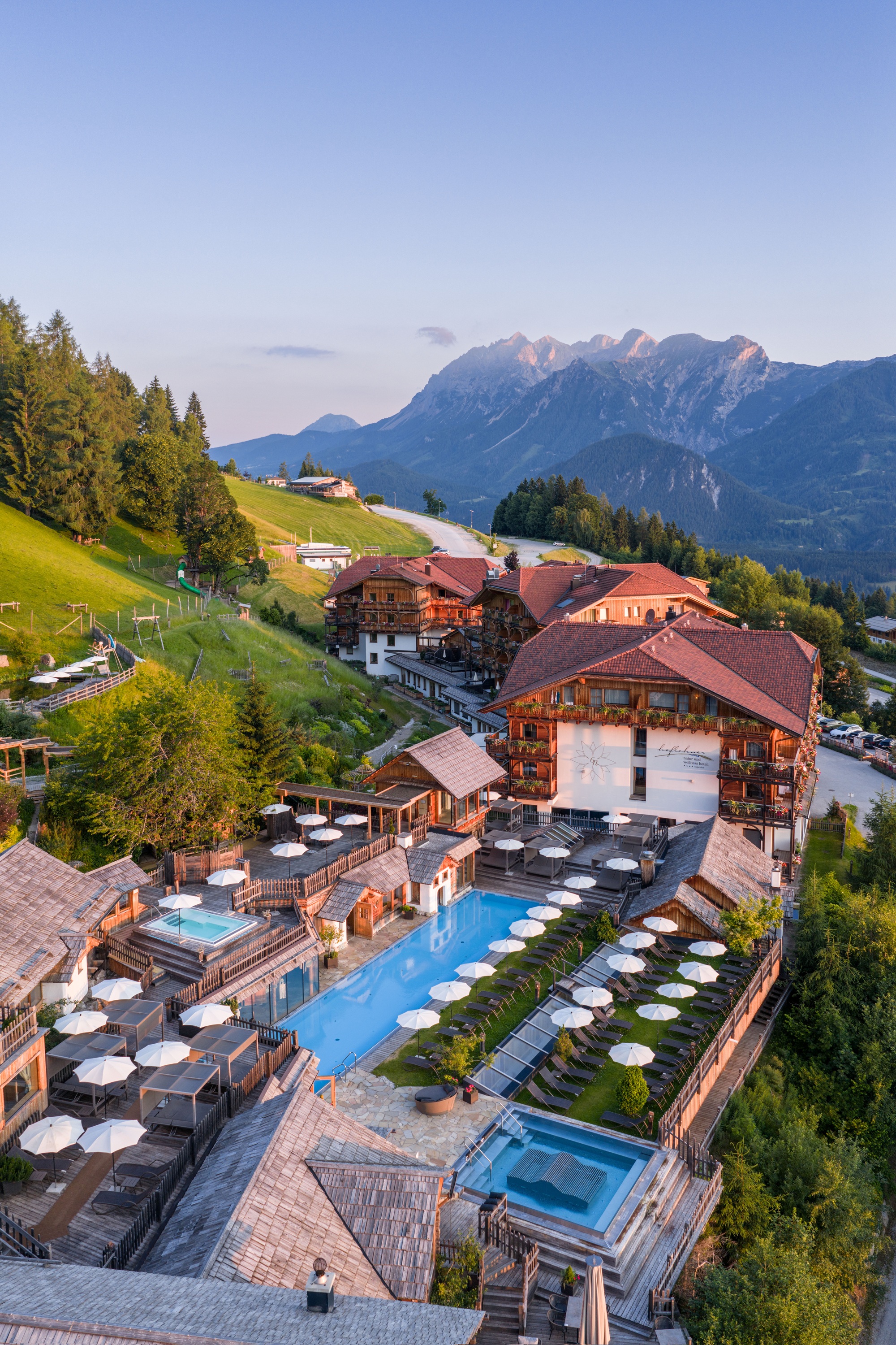 1._Außenansicht_©_Natur-_und_Wellnesshotel_-_Harald_Steiner (1).jpg