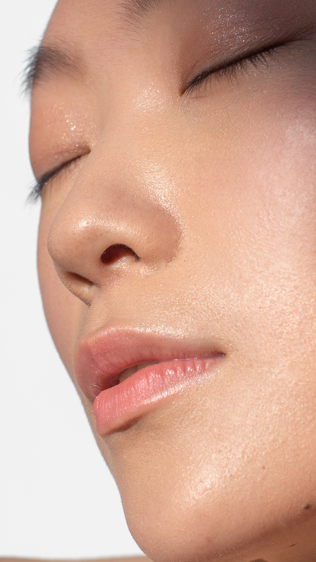 person,skin,adult,female,woman,cosmetics,lipstick,face,head,mouth
