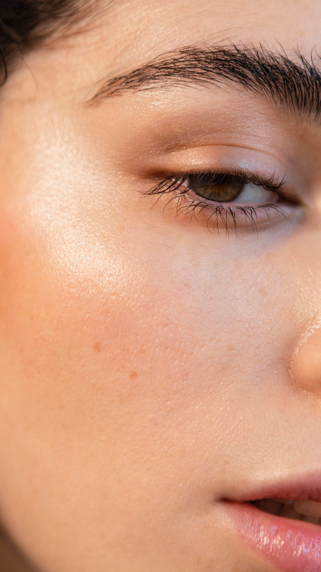 person,skin,adult,female,woman,face,head,body part,mouth